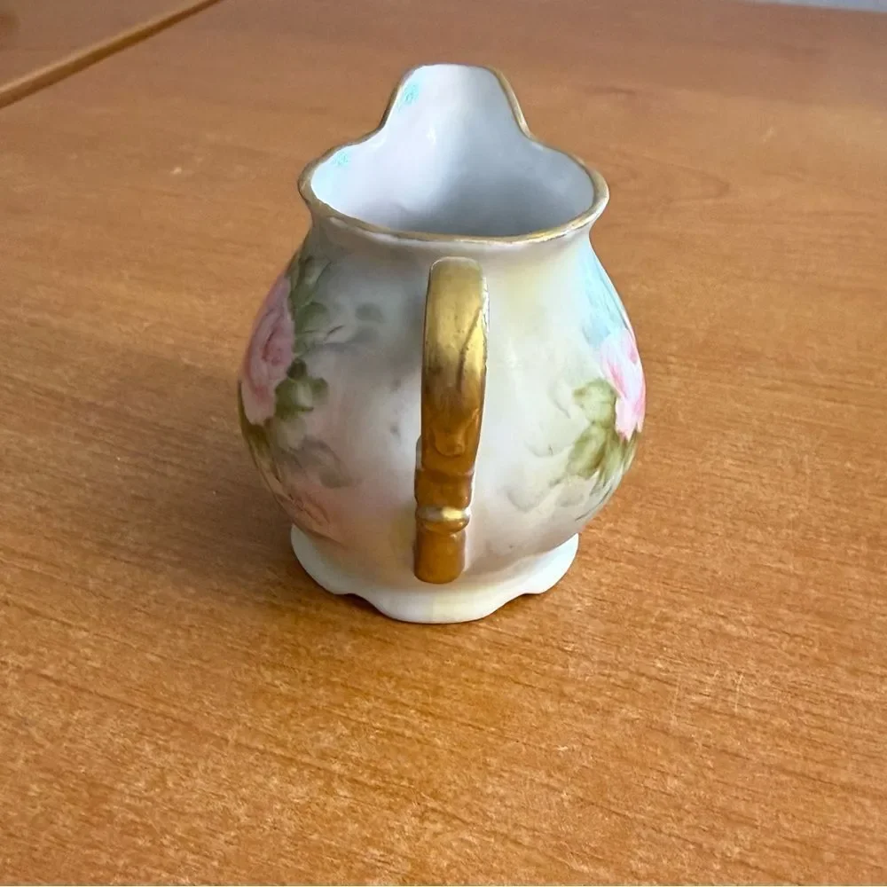 Vintage Floral Cream and Sugar Set with‎ Gold Accents